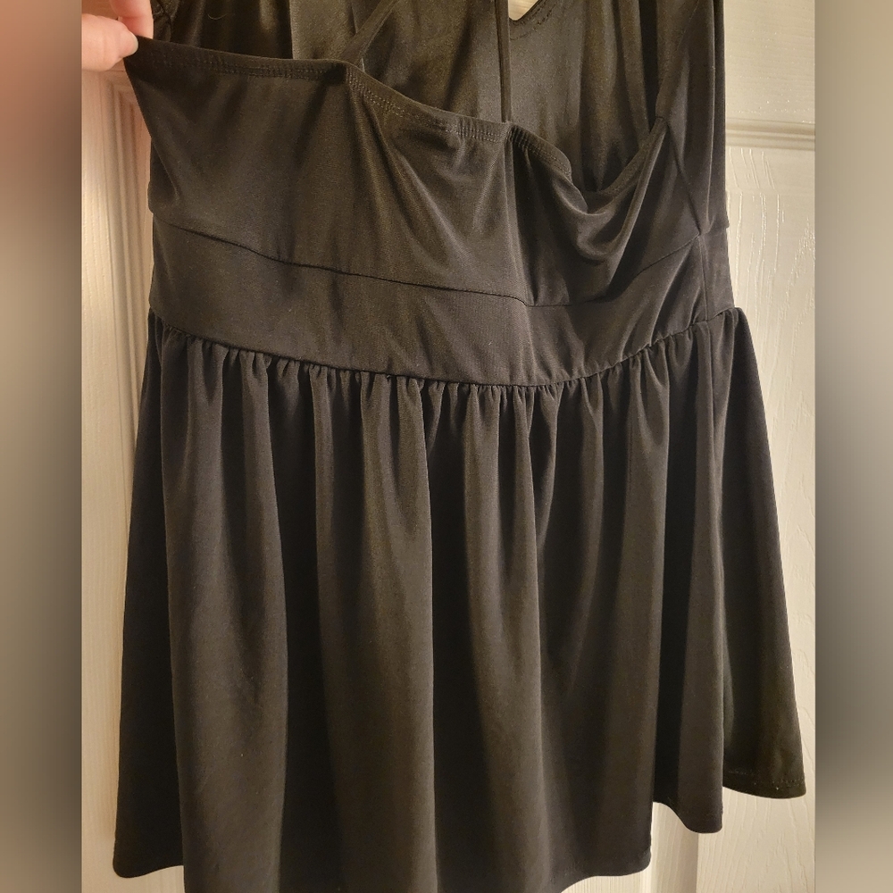Black crisscross front &back Torrid tank/halter top size 0 (0x) - Picture 3 of 6